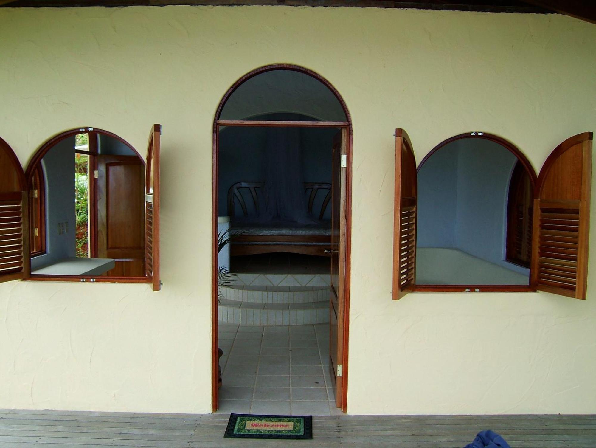 Lagunavista Villas Carate ภายนอก รูปภาพ