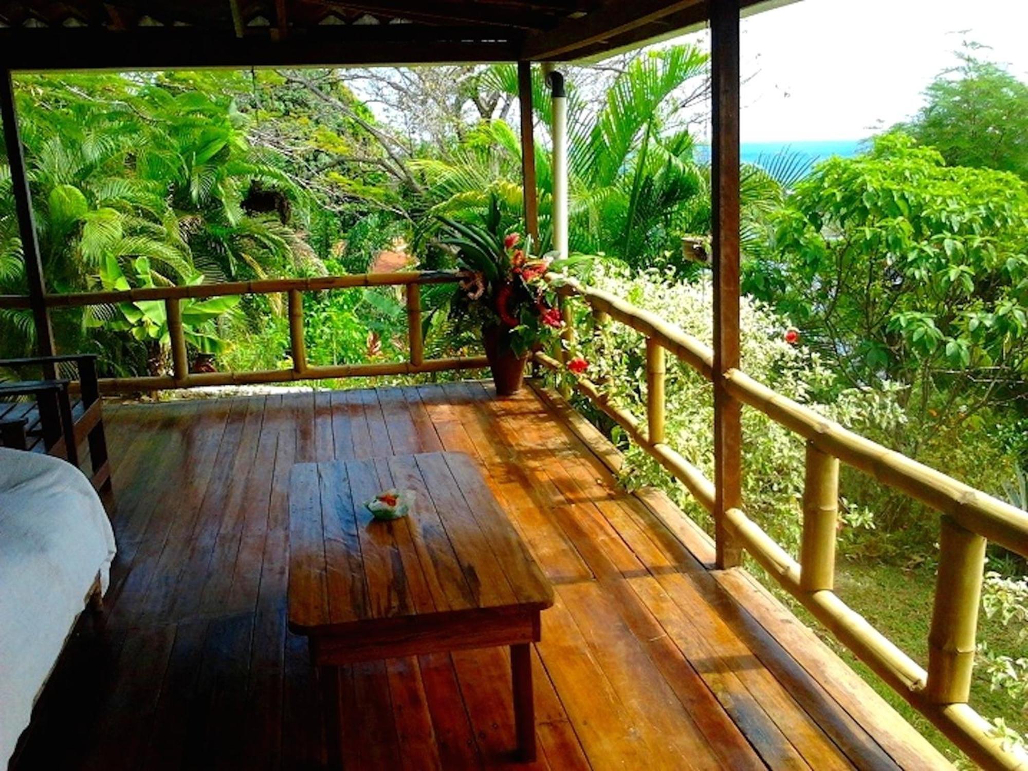Lagunavista Villas Carate ภายนอก รูปภาพ