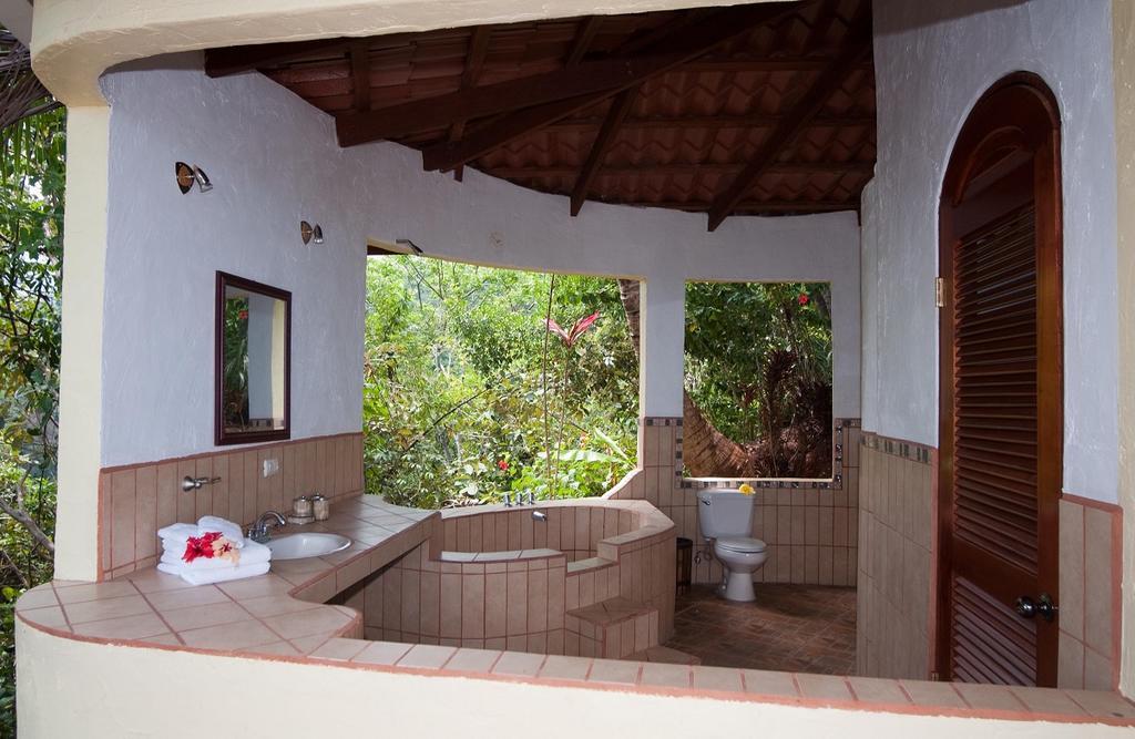 Lagunavista Villas Carate ภายนอก รูปภาพ
